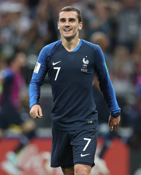 令世人瞩目 令世人瞩目